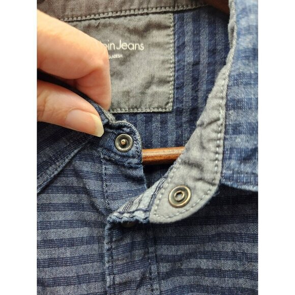 Calvin Klein Jeans Mens Blue Striped Short Sleeve Button-Down Shirt Size L - Picture 2 of 6